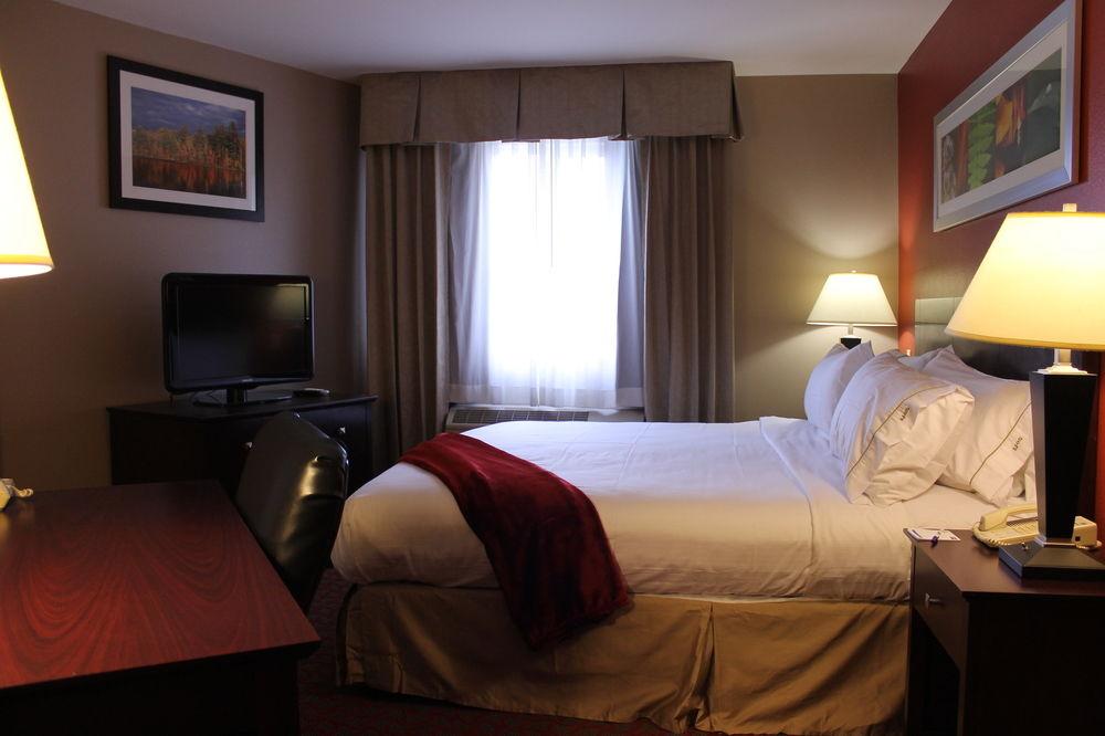 Holiday Inn Express & Suites Colorado Springs-Airport By Ihg Екстериор снимка