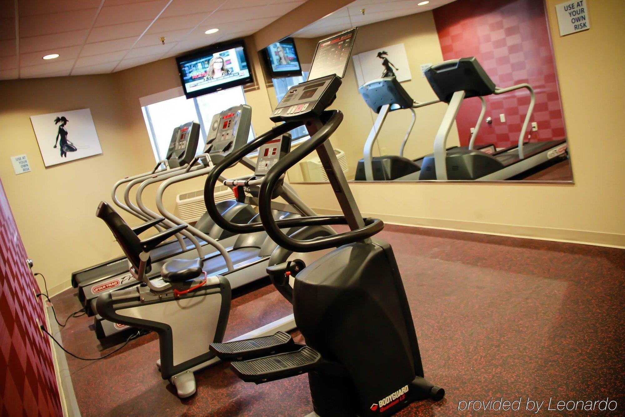 Holiday Inn Express & Suites Colorado Springs-Airport By Ihg Екстериор снимка