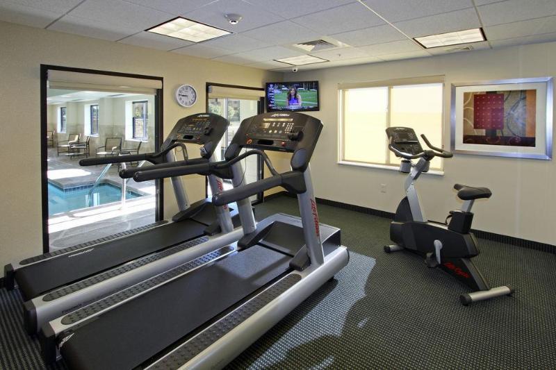 Holiday Inn Express & Suites Colorado Springs-Airport By Ihg Екстериор снимка